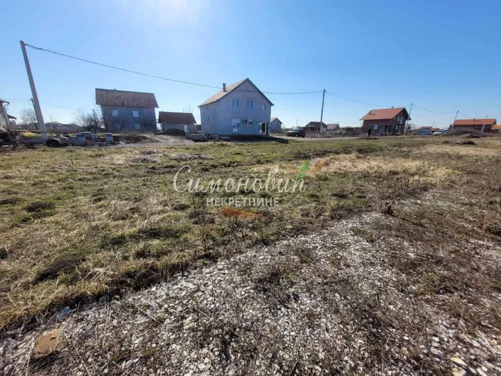 Prodaja, plac, 1100m², Zemun Ugrinovci, Zemun Sve Podlokacije