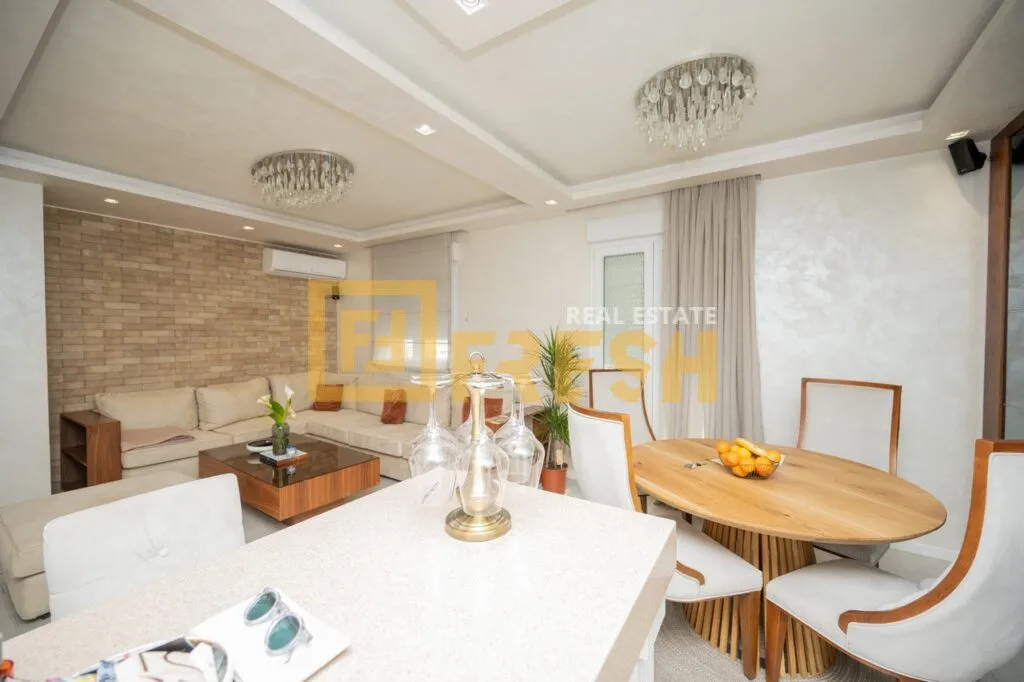 Prodaja, trosoban stan, 180m², City Kvart, Podgorica