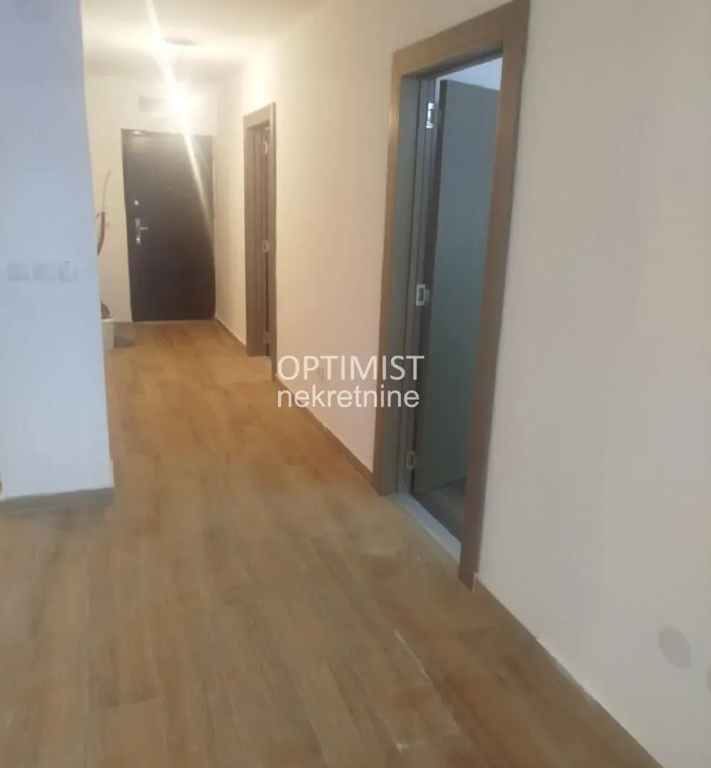 Izdavanje, trosoban stan, 70m², Borča 1, Borča Sve Podlokacije