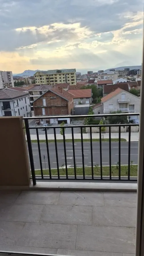 Rent, one bedroom apartment, 40m², Pobrežje, Podgorica