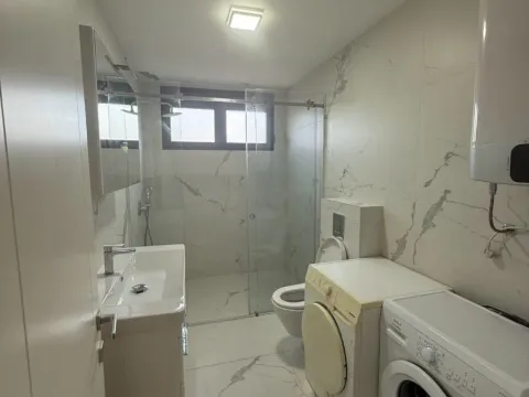 Izdavanje, trosoban stan, 130m², Dalmatinska ulica, Podgorica - image 7