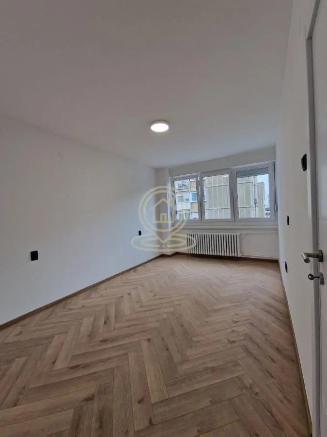 Prodaja, trosoban stan, 73m², Bulevar Oslobodjenja, Novi Sad Sve Podlokacije