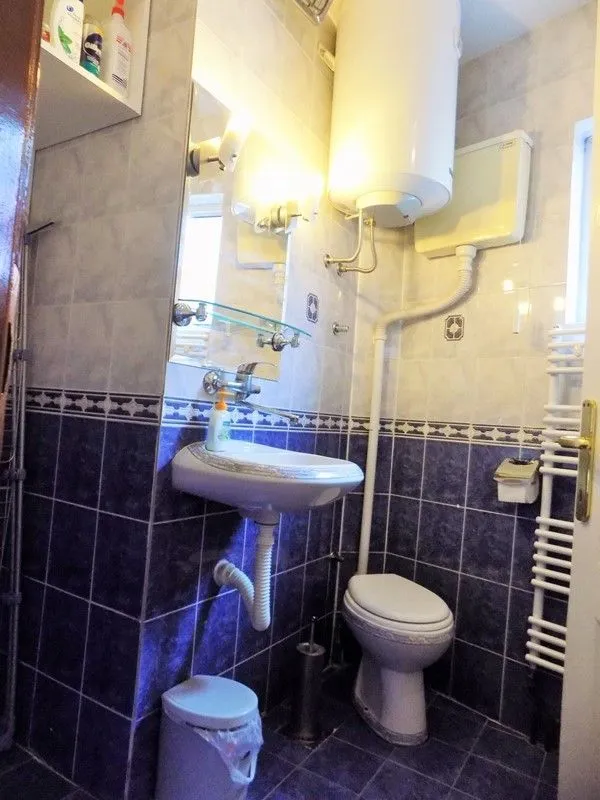Izdavanje, trosoban stan, 94m², Savski Venac, Beograd