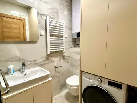 Izdavanje, jednosoban stan, 47m², New City, Podgorica - image 10