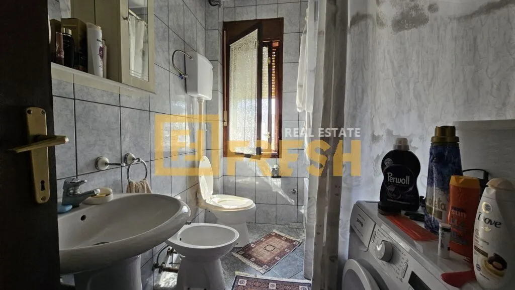 Sale, house, 115m², Stari Aerodrom, Podgorica