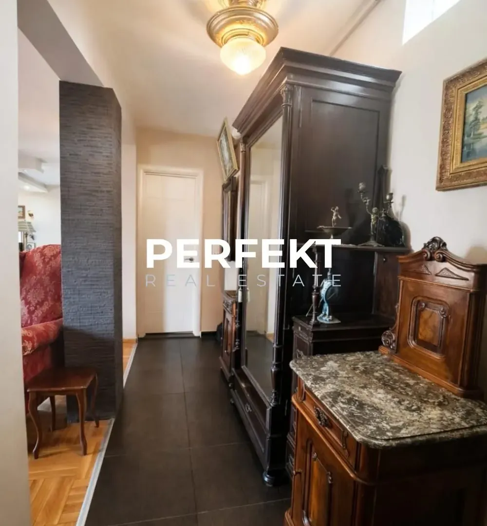 Prodaja, trosoban stan, 79m², Centar, Pančevo