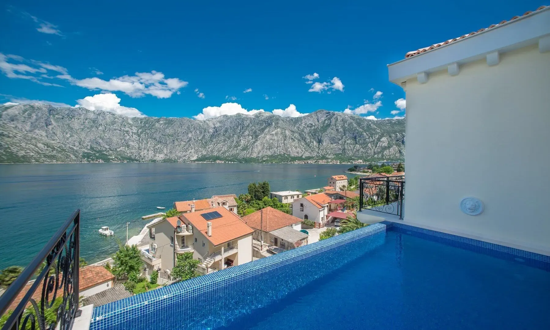 Rent, house, 150m², Stoliv, Kotor