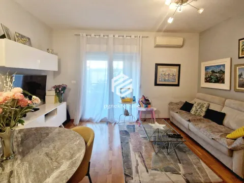 Prodaja, dvosoban stan, 75m², City Kvart, Podgorica