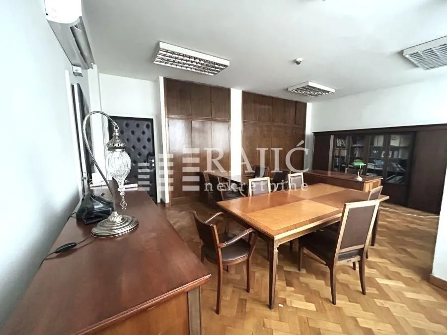 Rent, office space, 125m², Stari Grad, Beograd