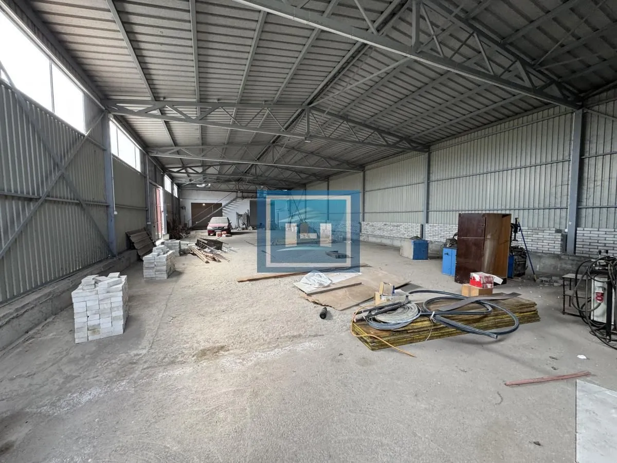 Izdavanje, poslovni prostor, 750m², Mijatovac, Ćuprija
