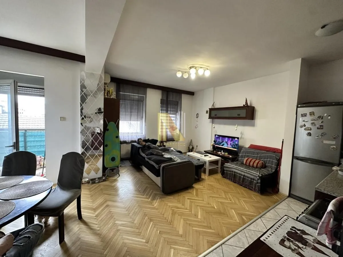 Prodaja, trosoban stan, 61m², Salajka, Novi Sad Sve Podlokacije