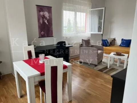 Rent, one bedroom apartment, 32m², Karaburma, Palilula Sve Podlokacije - image 1