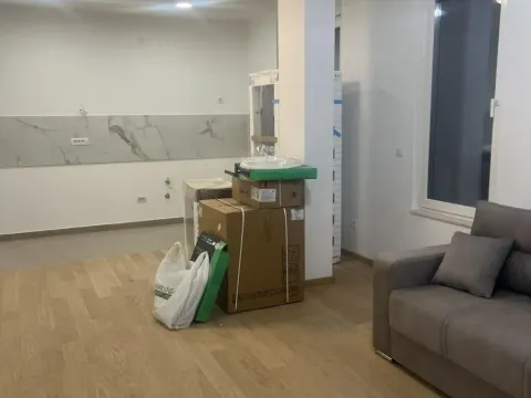 Izdavanje, trosoban stan, 75m², Centar, Novi Sad - image 8