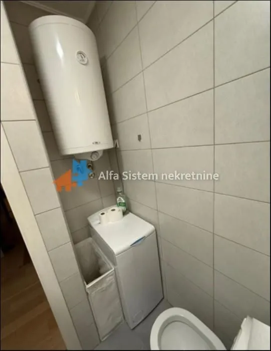 Izdavanje, trosoban stan, 73m², Vračar Sve Podlokacije, Beograd