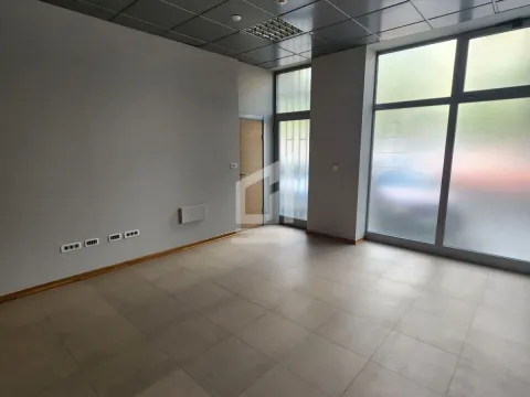 Izdavanje, poslovni prostor, 120m², Preko Morače, Podgorica - image 10