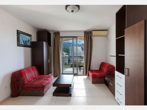 Sale, one bedroom apartment, 31m², Bečići, Budva - image 2