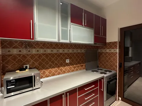 Izdavanje, trosoban stan, 130m², Centar, Tivat - image 18