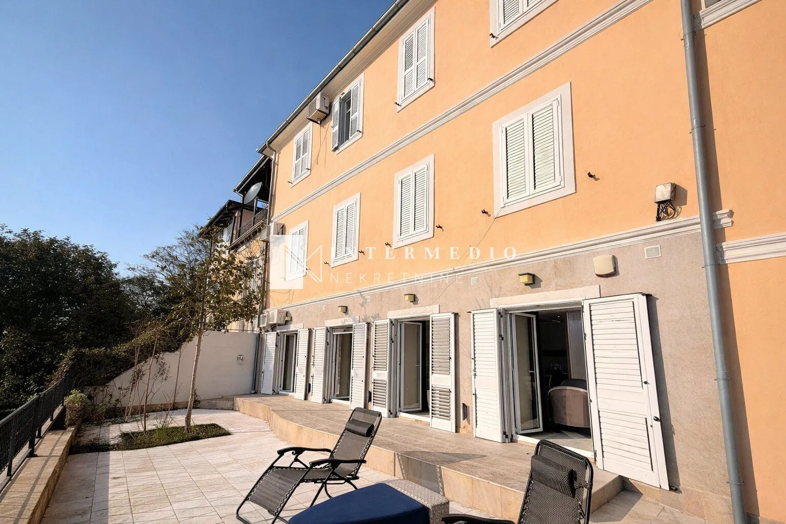 Prodaja, četvorosoban stan, 106m², Centar, Herceg Novi