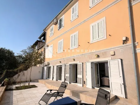 Prodaja, četvorosoban stan, 106m², Centar, Herceg Novi - image 11