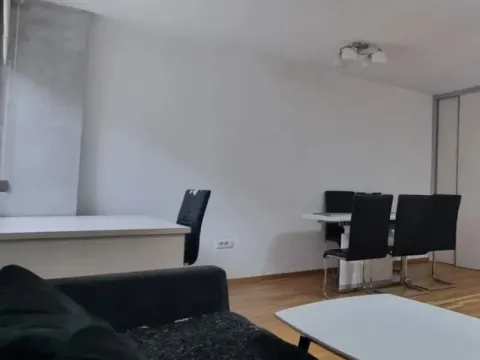 Rent, one bedroom apartment, 40m², Blok 5, Podgorica - image 5