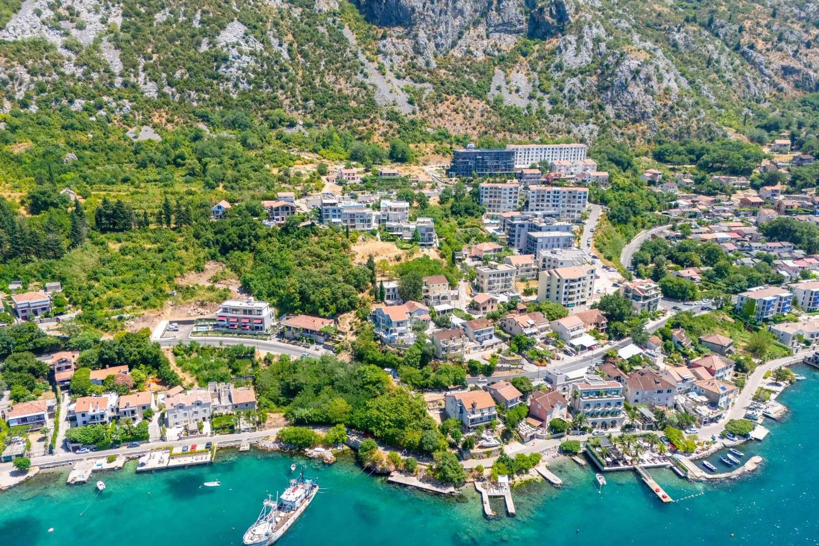 Prodaja, jednosoban stan, 50m², Dobrota, Kotor