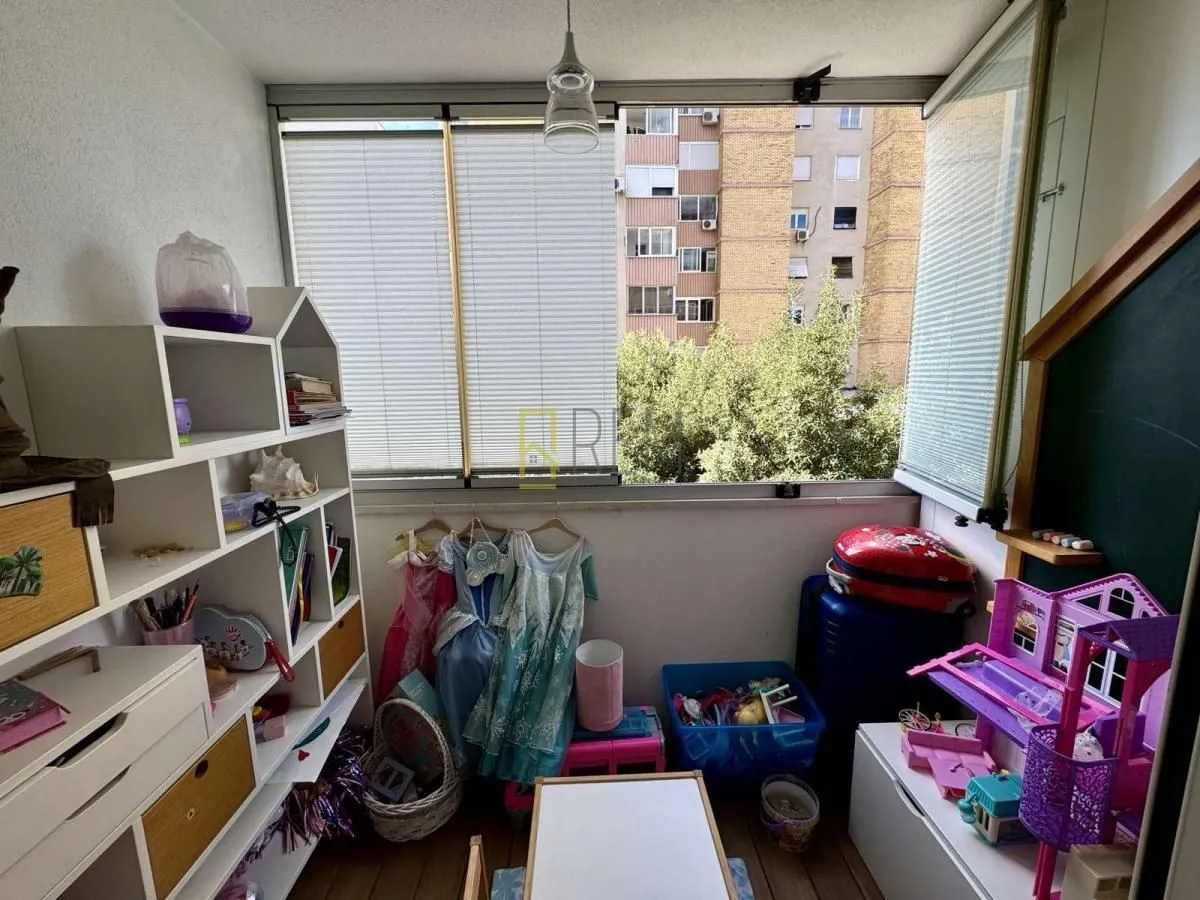 Prodaja, trosoban stan, 130m², Centar, Podgorica