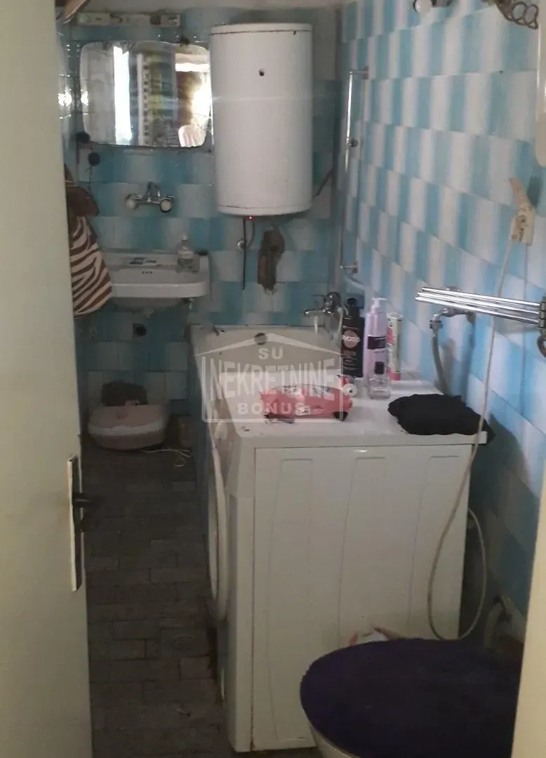 Prodaja, trosoban stan, 70m², Novo Selo, Subotica