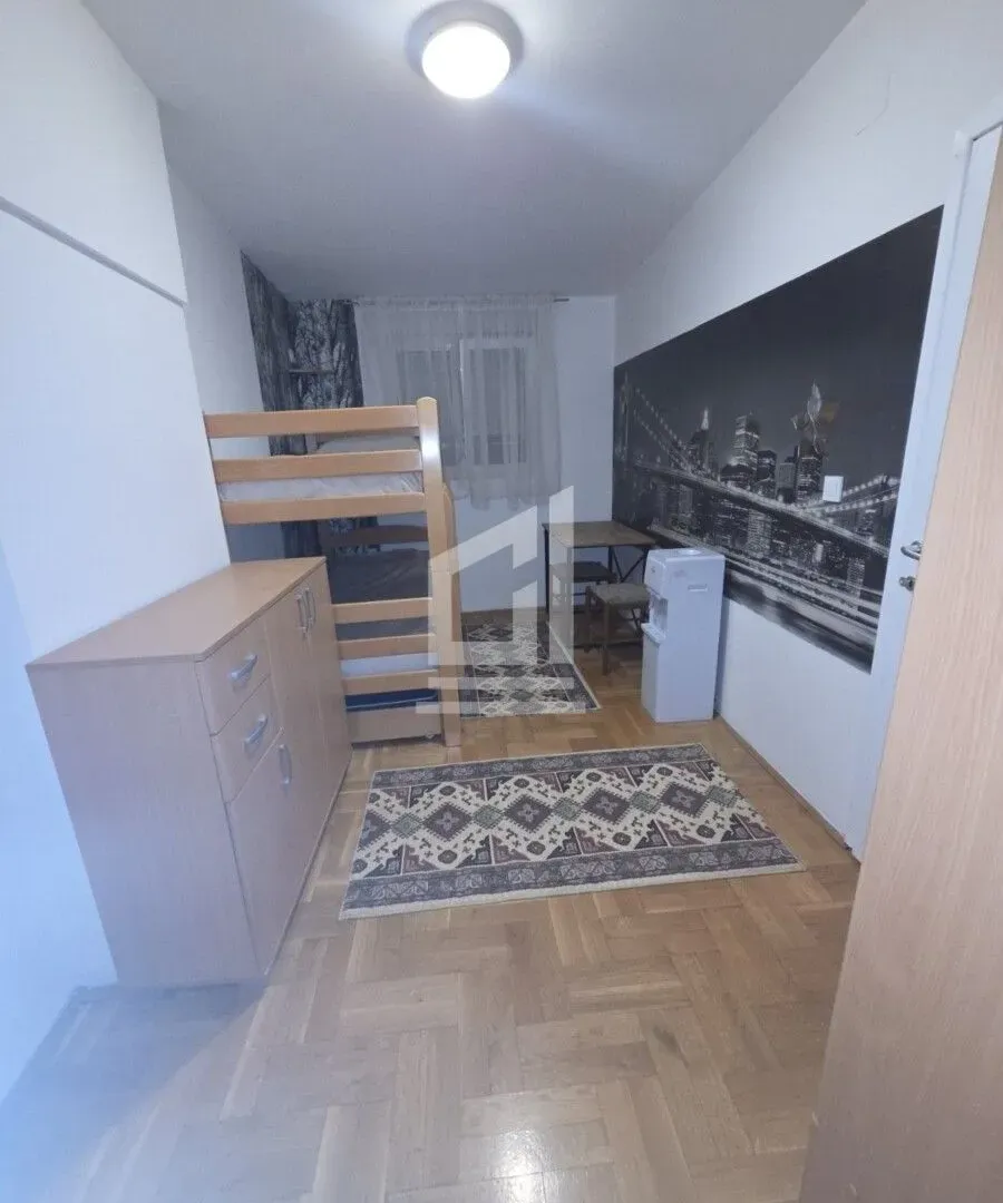 Izdavanje, dvosoban stan, 43m², Centar, Podgorica