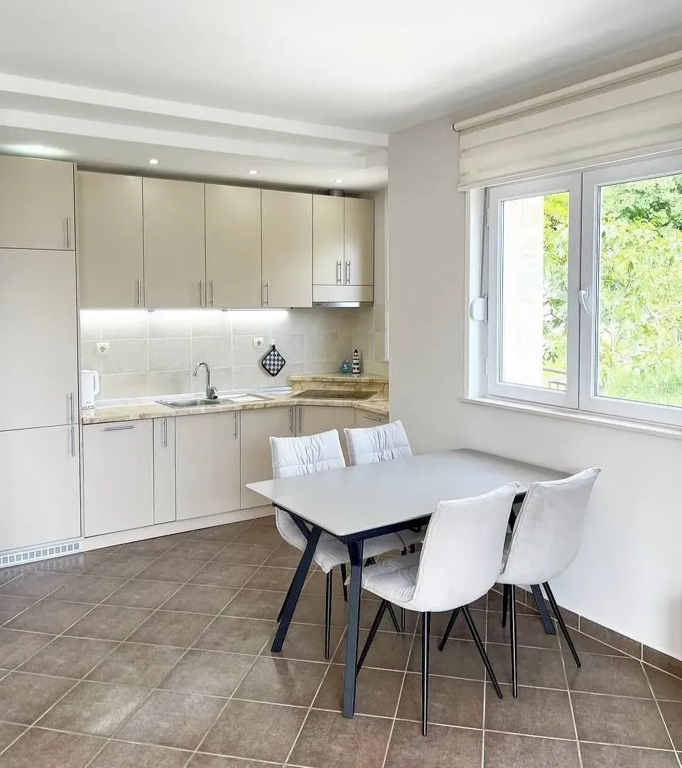 Prodaja, dvosoban stan, 87m², Dražin Vrt, Kotor