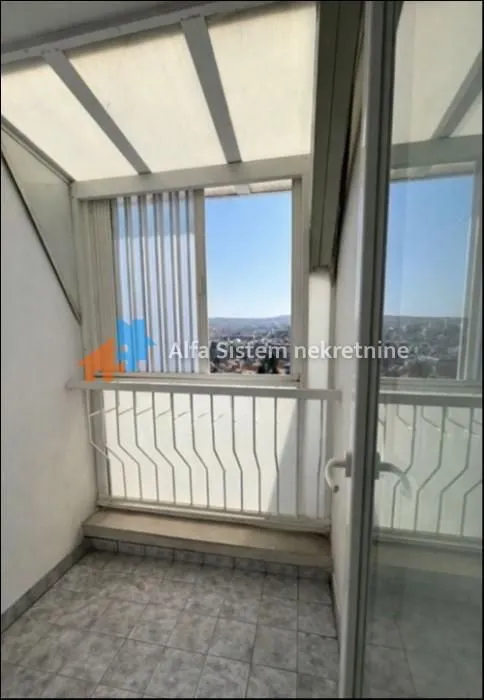 Izdavanje, trosoban stan, 80m², Fon (Fon - Bilećka), Voždovac Sve Podlokacije