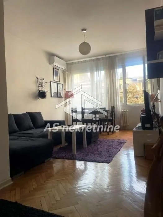 Rent, three bedroom apartment, 70m², Vračar Sve Podlokacije, Beograd