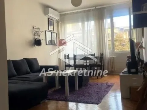 Rent, three bedroom apartment, 70m², Vračar Sve Podlokacije, Beograd - image 2
