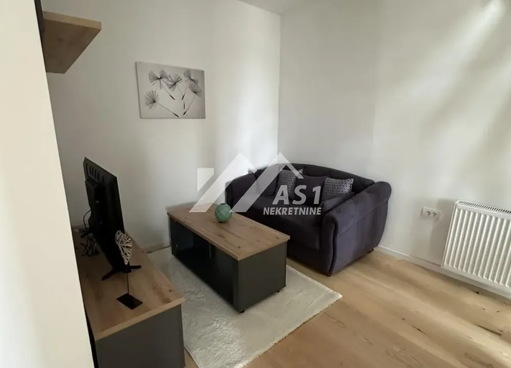 Izdavanje, četvorosoban stan, 66m², Detelinara, Novi Sad Sve Podlokacije