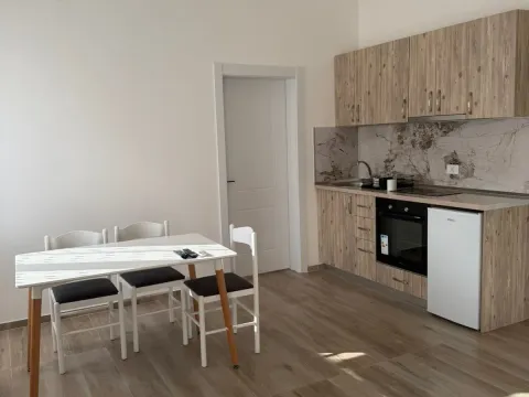 Izdavanje, dvosoban stan, 66m², Bonići, Tivat - image 10