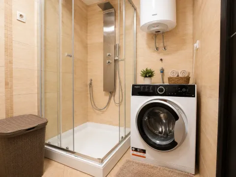 Sale, two bedroom apartment, 67m², Bečići, Budva - image 9