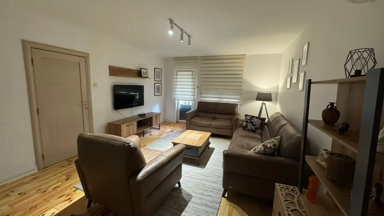 Izdavanje, trosoban stan, 120m², City Kvart, Podgorica