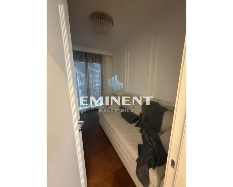 Rent, four bedroom apartment, 125m², Čubura, Beograd