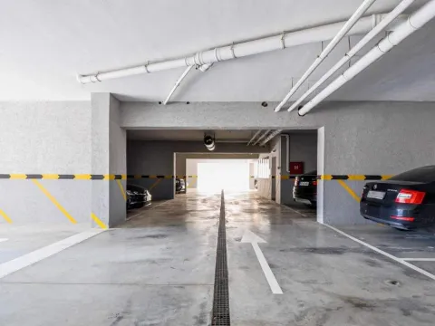 Sale, two bedroom apartment, 88m², Bečići, Budva - image 26