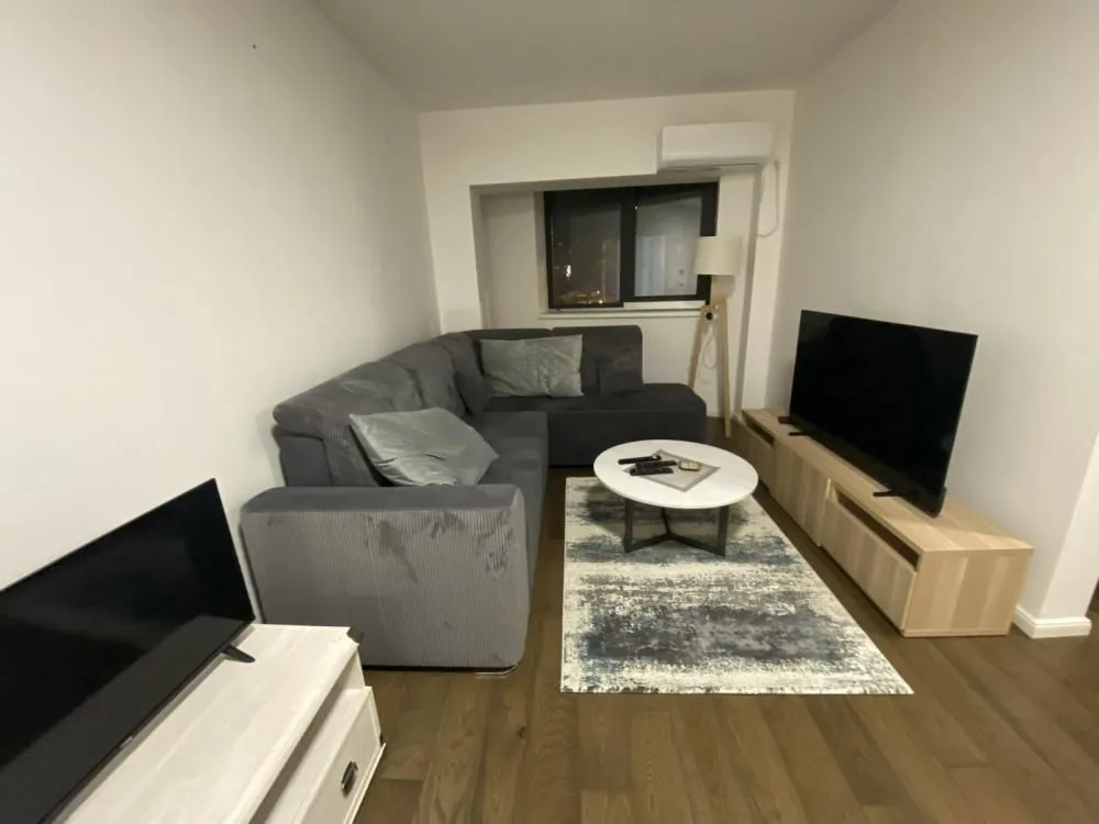 Rent, two bedroom apartment, 77m², Južni Bulevar, Vračar Sve Podlokacije