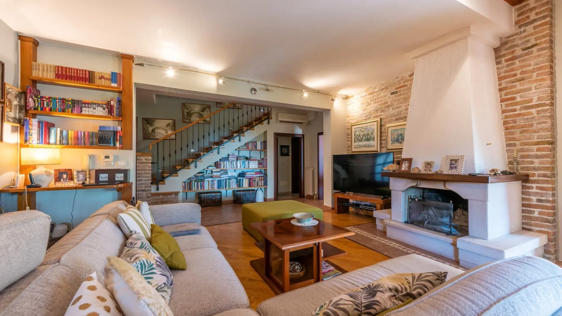 Sale, house, 305m², Orahovac, Kotor