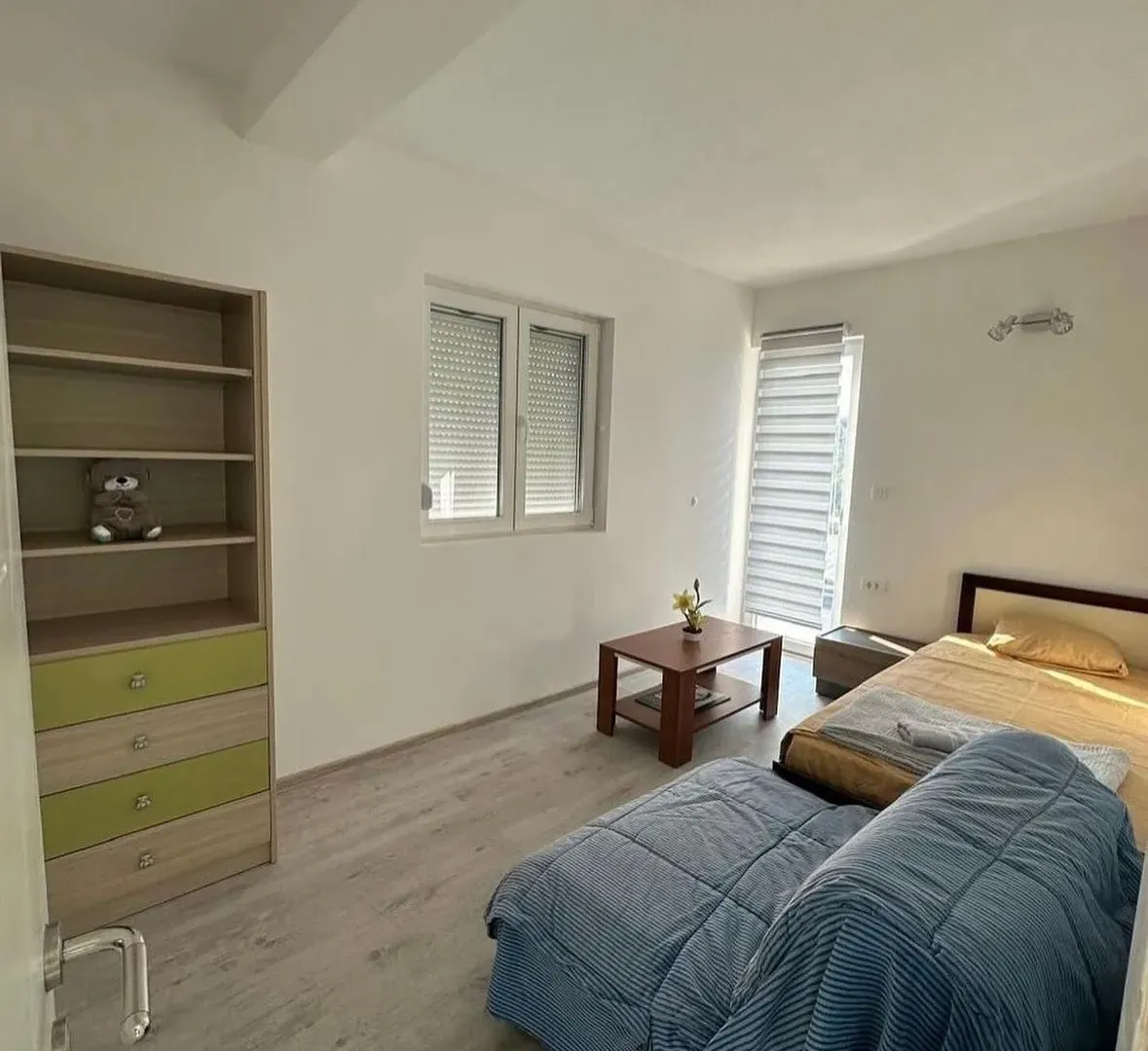 Izdavanje, trosoban stan, 100m², Kavač, Kotor