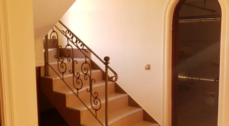 Izdavanje, kuća, 250m², Donja Gorica, Podgorica