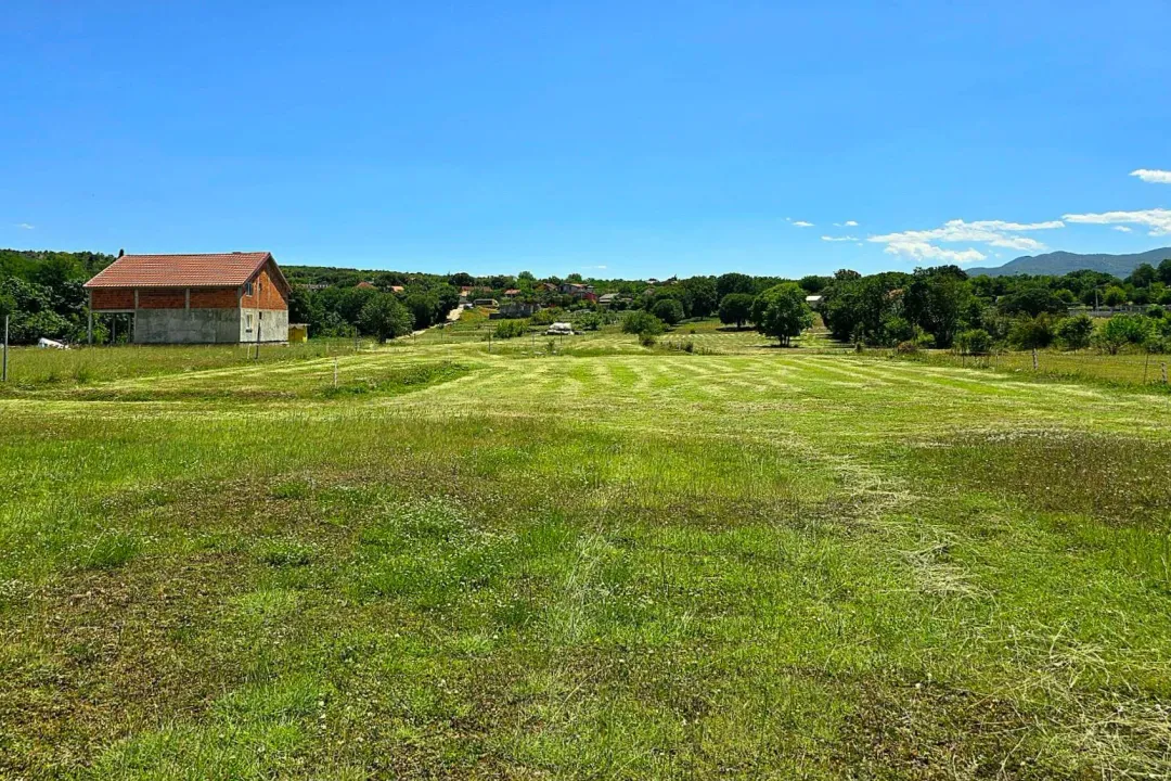 Sale, land lot, 1009m², Spuž, Danilovgrad
