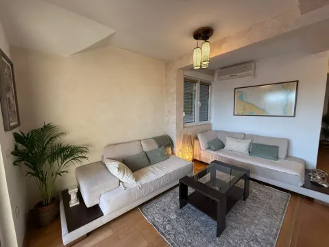 Rent, two bedroom apartment, 82m², Centar, Tivat - image 2