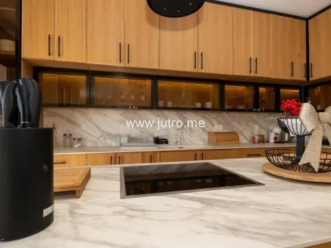 Prodaja, kuća, 217m², Rijeka Reževići, Budva - image 30