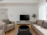 Izdavanje, četvorosoban stan, 273m², Marići, Tivat - image 10