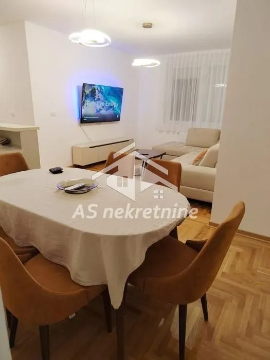 Izdavanje, četvorosoban stan, 79m², Banjica, Voždovac Sve Podlokacije