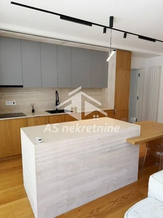 Rent, three bedroom apartment, 125m², Crveni Krst, Beograd