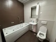 Izdavanje, petosoban stan, 186m², Krivi Most, Podgorica - image 8