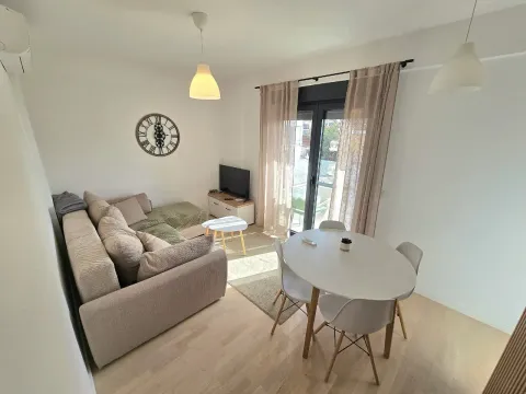 Prodaja, jednosoban stan, 35m², Budva, Crna Gora - image 1